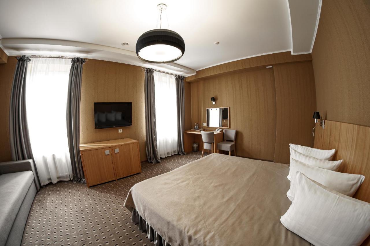 Kolobok Hotel Kniahynynok Ngoại thất bức ảnh