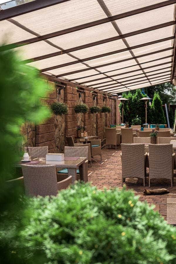 Kolobok Hotel Kniahynynok Ngoại thất bức ảnh