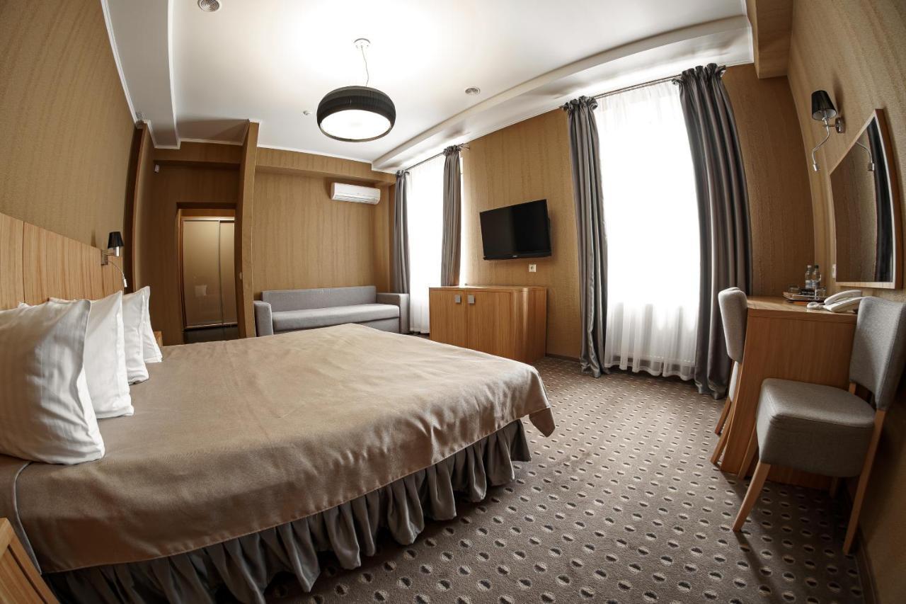 Kolobok Hotel Kniahynynok Ngoại thất bức ảnh