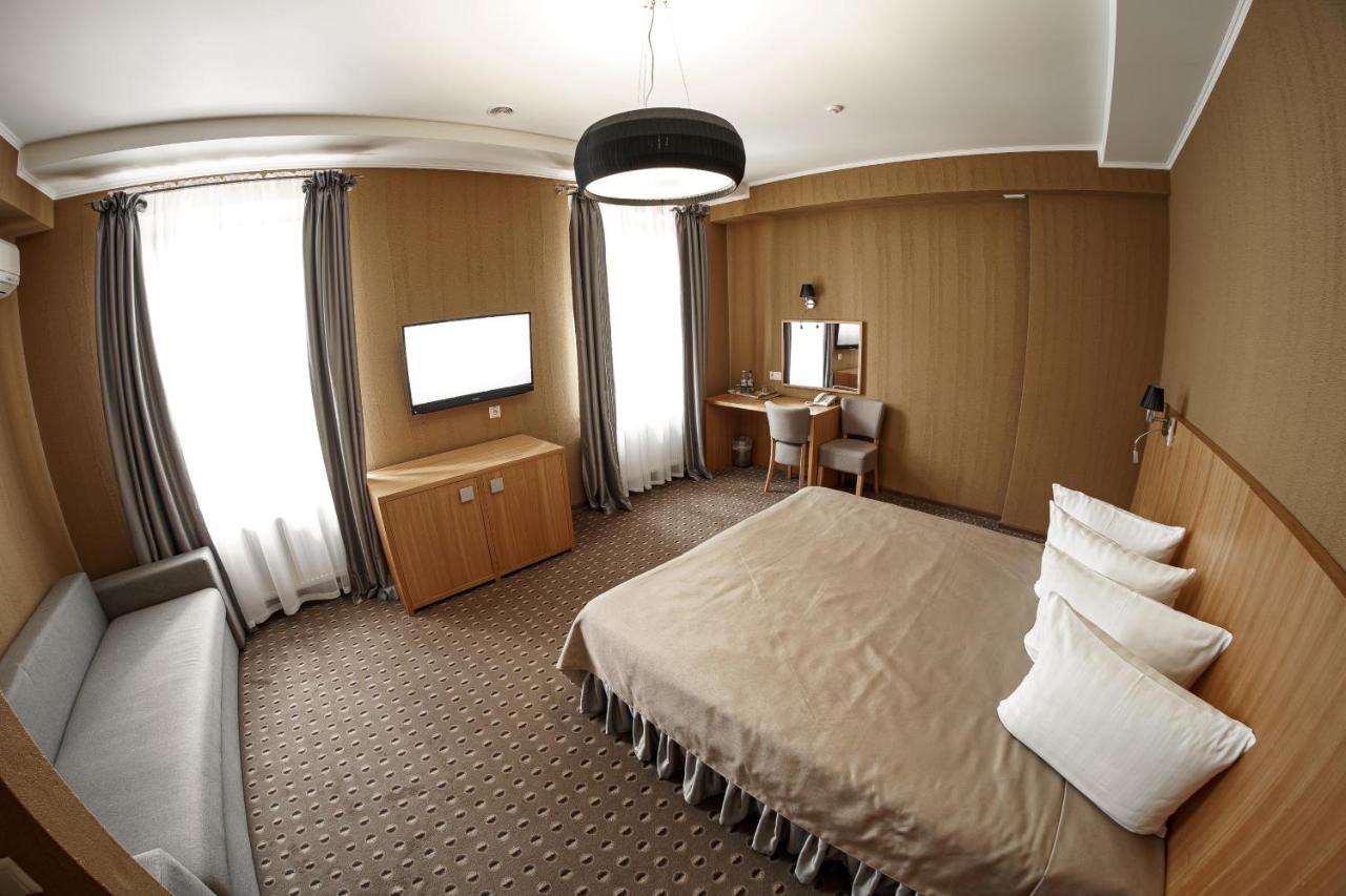 Kolobok Hotel Kniahynynok Ngoại thất bức ảnh