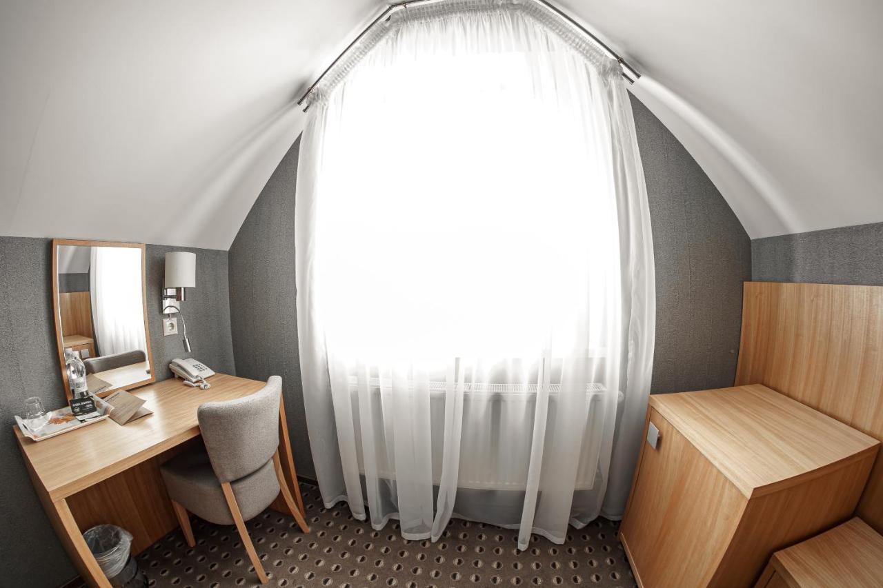 Kolobok Hotel Kniahynynok Ngoại thất bức ảnh