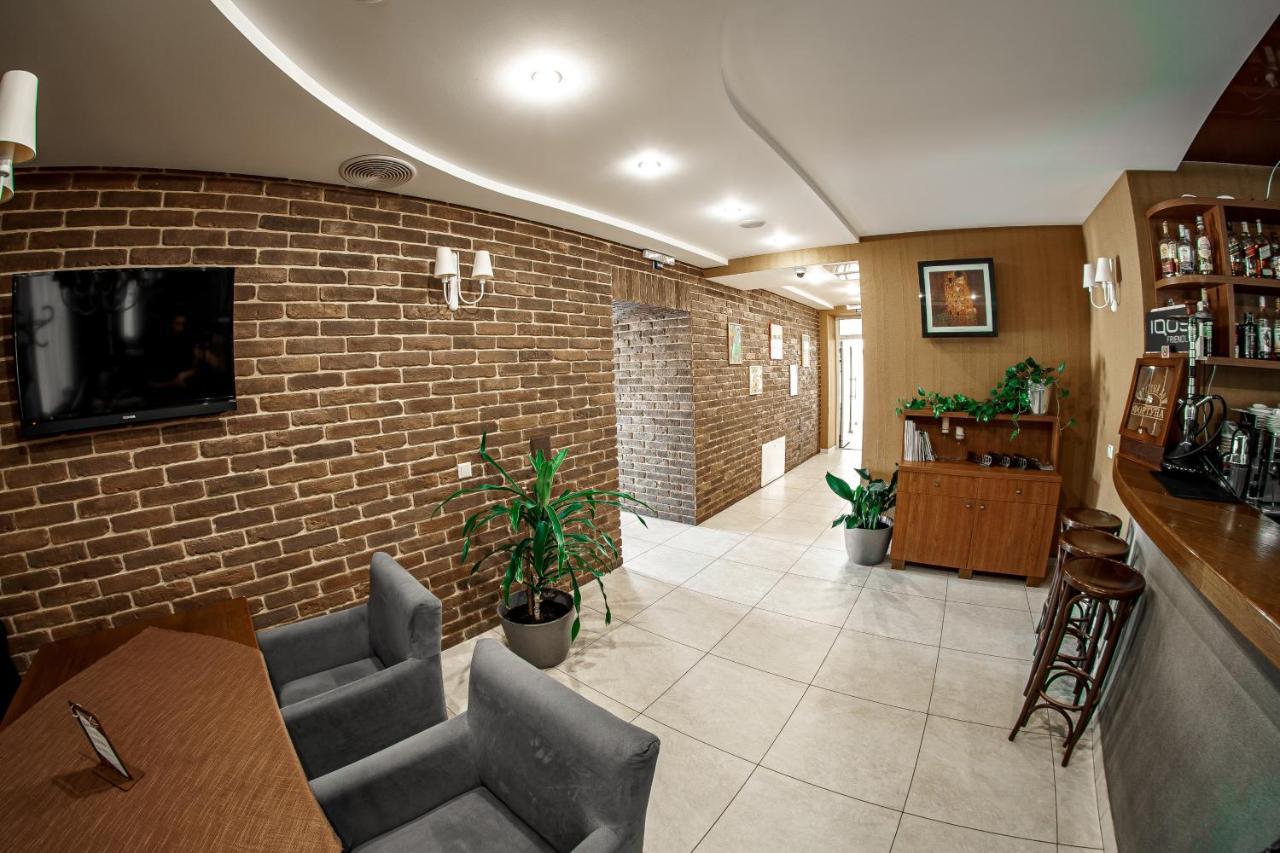 Kolobok Hotel Kniahynynok Ngoại thất bức ảnh