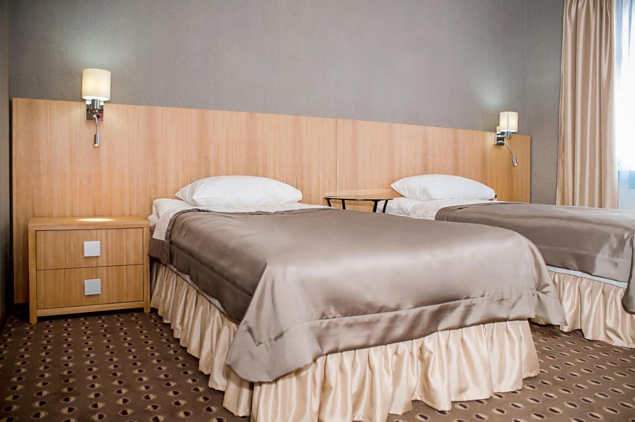 Kolobok Hotel Kniahynynok Ngoại thất bức ảnh