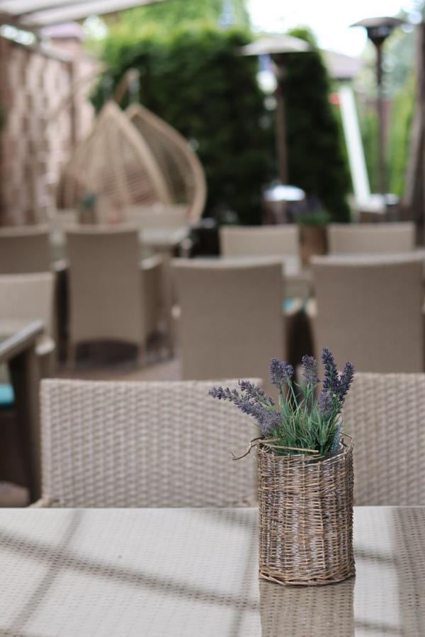 Kolobok Hotel Kniahynynok Ngoại thất bức ảnh