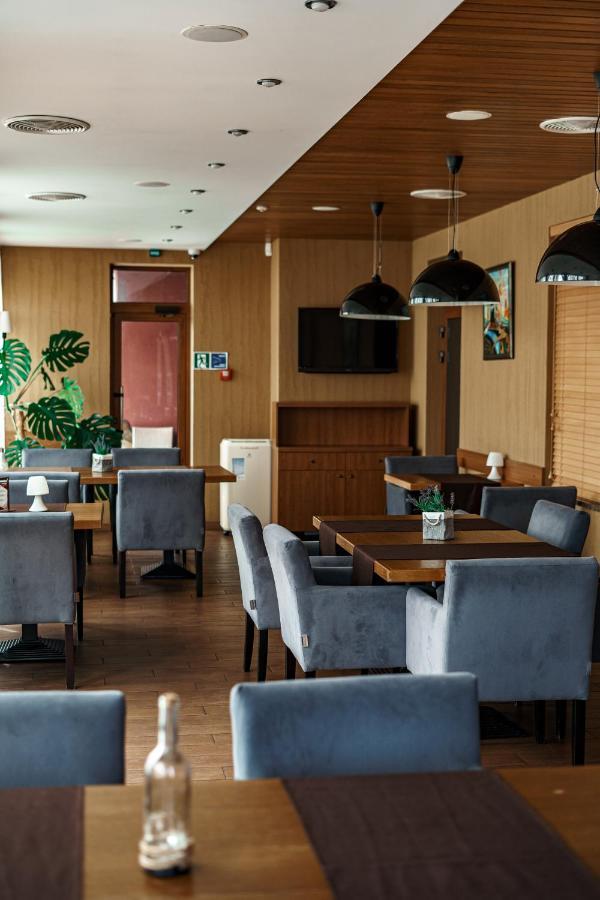 Kolobok Hotel Kniahynynok Ngoại thất bức ảnh