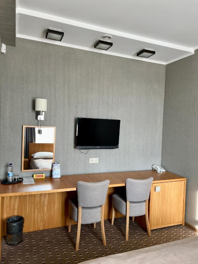 Kolobok Hotel Kniahynynok Ngoại thất bức ảnh