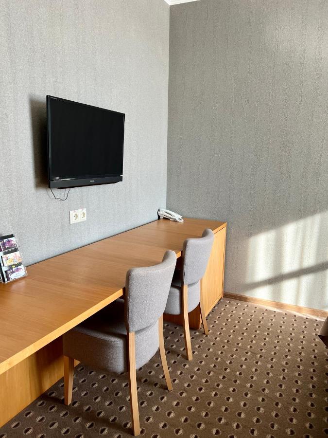 Kolobok Hotel Kniahynynok Ngoại thất bức ảnh