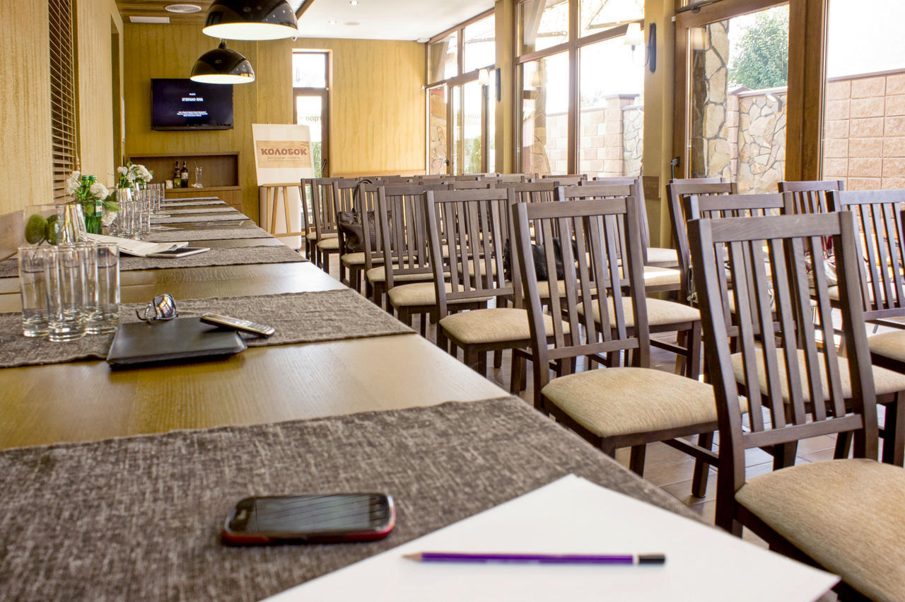 Kolobok Hotel Kniahynynok Ngoại thất bức ảnh