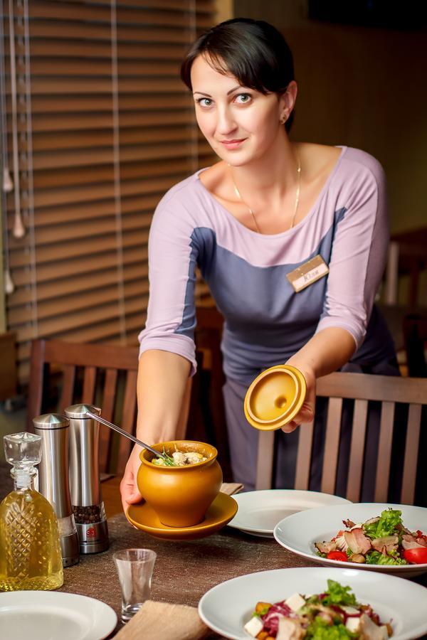 Kolobok Hotel Kniahynynok Ngoại thất bức ảnh